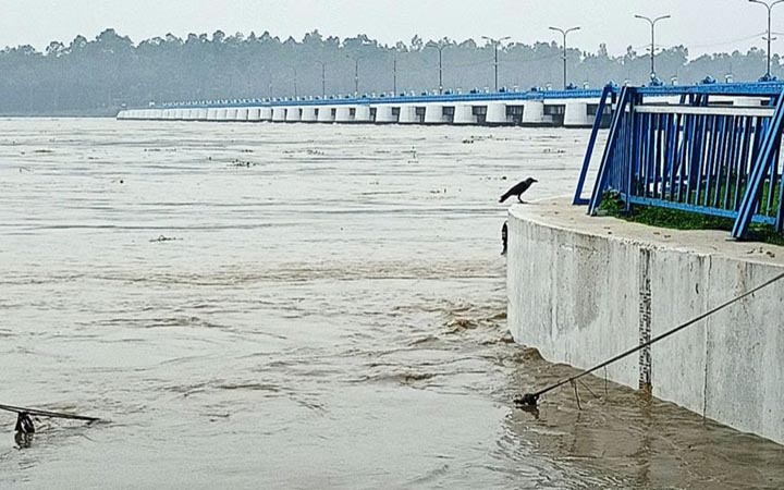 তিস্তার পানি বিপৎসীমার ওপরে, ফের বন্যার শঙ্কা