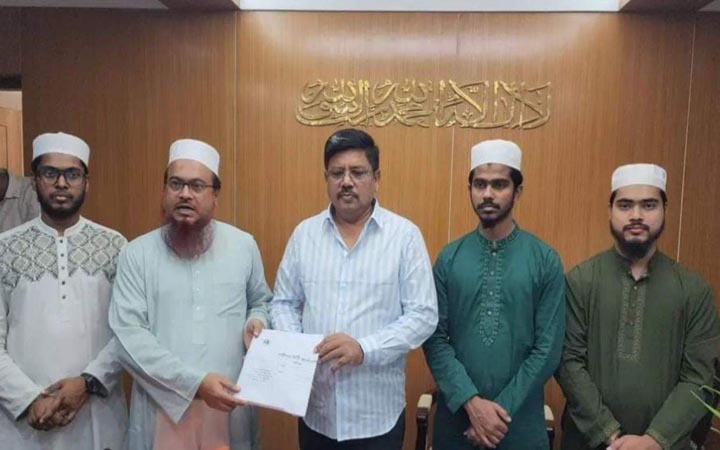টঙ্গীতে নিহত তা’মীরুল মিল্লাতের শিক্ষার্থীর পরিবার পেল ৩ লাখ টাকা