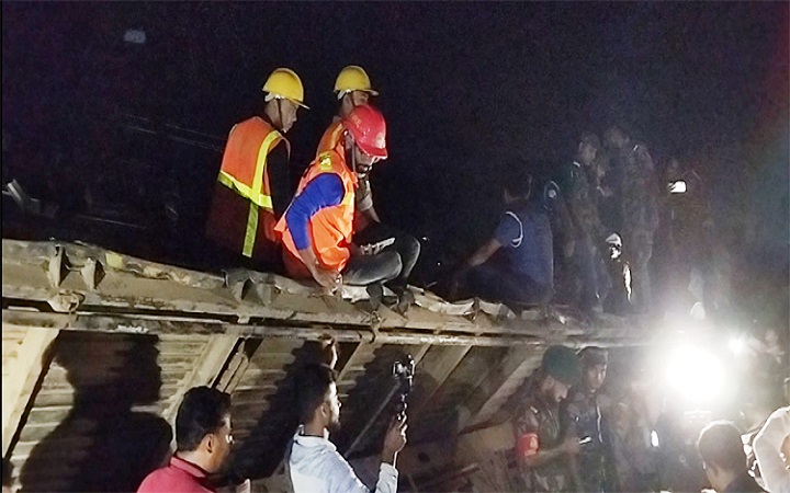 ভৈরবে রেল দুর্ঘটনায় ফায়ার সার্ভিসের তদন্ত কমিটি