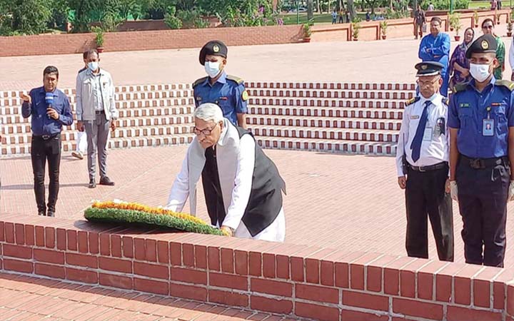 জাতীয় স্মৃতিসৌধে ডেপুটি স্পিকারের শ্রদ্ধা