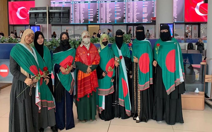 তুরস্কে কোরআন শিক্ষা কোর্সে বাংলাদেশের ৭ নারী