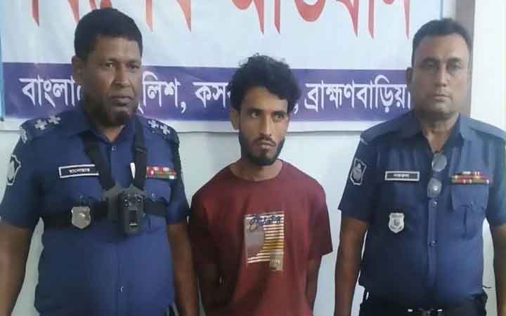 কসবায় ৯ রাউন্ড চাইনিজ গুলিসহ যুবক আটক
