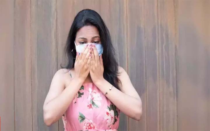 বায়ুবাহিত ক্ষুদ্র কণা থেকেও ছড়াতে পারে করোনাভাইরাস