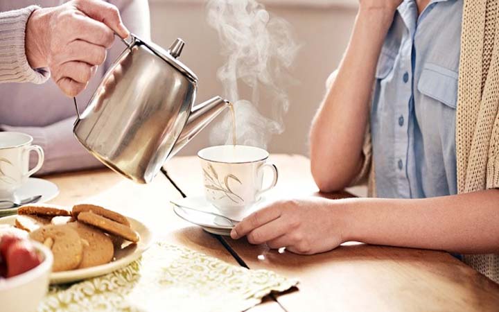 ঈষদুষ্ণ পানি কেন খাবেন?