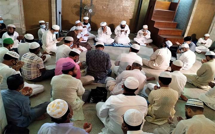 বায়তুল মোকাররমে ব্যারিস্টার রফিক-উল হকের জন্য দোয়া মুনাজাত