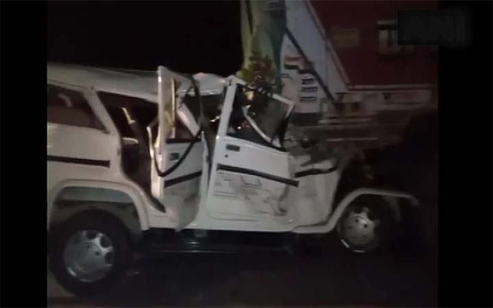 ভারতের উত্তরপ্রদেশে ভয়াবহ সড়ক দুর্ঘটনা, ৬ শিশু-সহ ১৪ জন নিহত