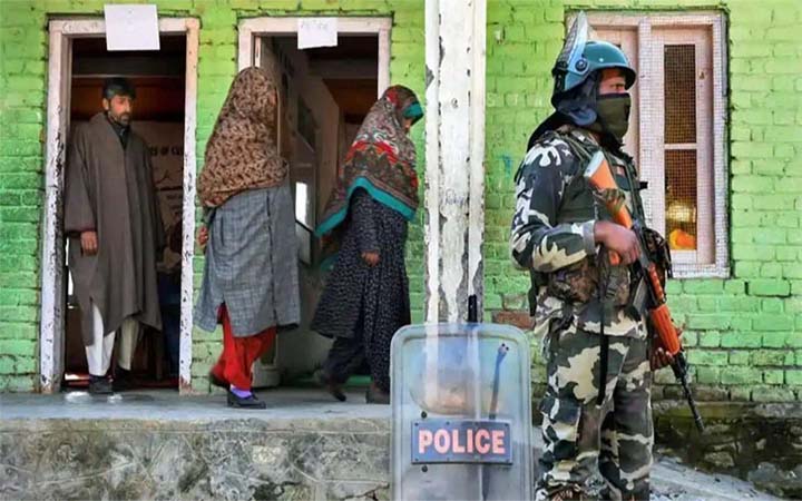 স্বায়ত্বশাসন বাতিলের পর জম্মু-কাশ্মীরে প্রথম নির্বাচন