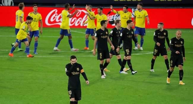 ২৯ বছর পর বার্সাকে হারানোর স্বাদ পেল কাদিজ