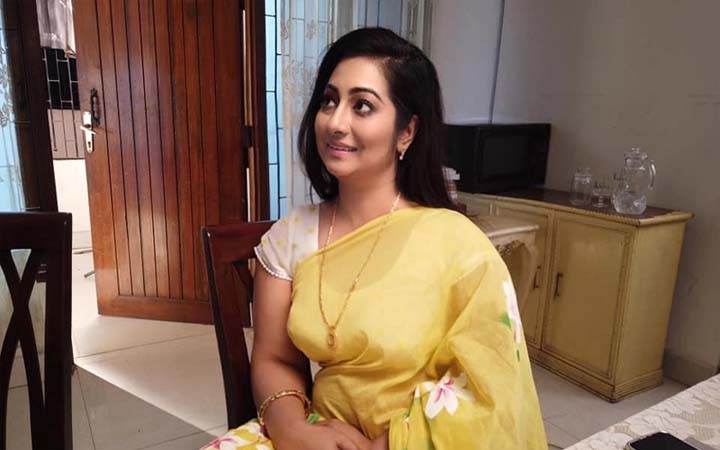 অর্থ আত্মসাতের অভিযোগে অভিনেত্রী-মডেল রোমানা গ্রেফতার