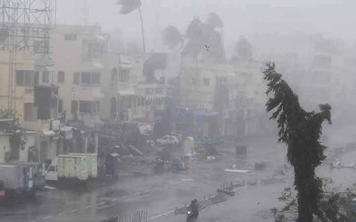 ঢাকাসহ বিভিন্ন জেলায় কালবৈশাখী ঝড়