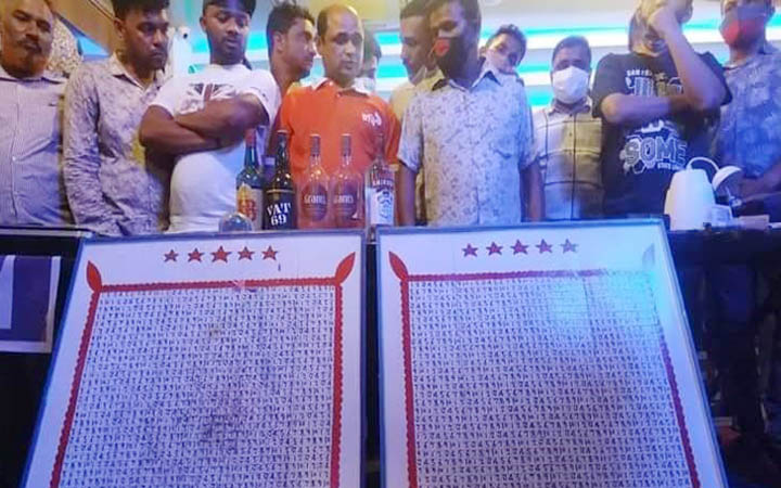 শ্রমিক লীগ নেতার হোটেলে অভিযান, মাদক এবং ক্যাসিনো সরঞ্জামসহ আটক ৩১