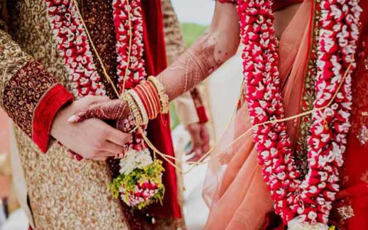 ‘লকডাউনে বিয়েতে নিষেধাজ্ঞা জারি করুন’, প্রেমিকার বিয়ে রুখতে মুখ্যমন্ত্রীর কাছে যুবক!