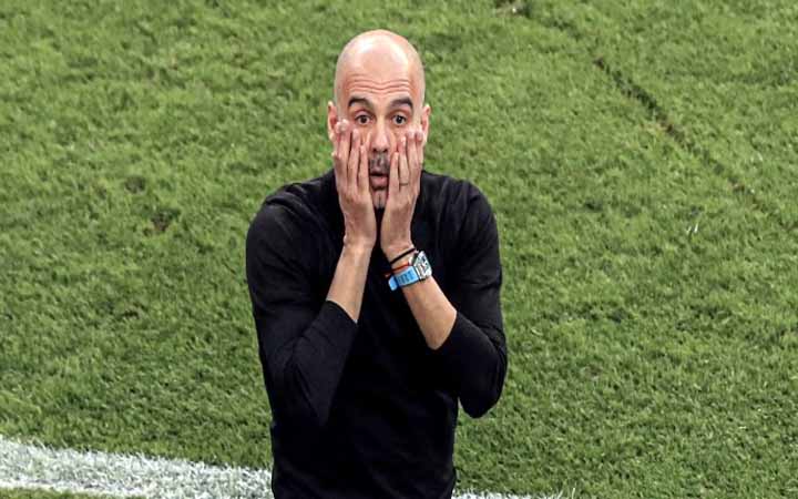 গার্দিওলার স্ট্র্যাটেজি নিয়ে সমালোচনার ঝড়, নিজেকে আড়াল করছেন সিটি কোচ