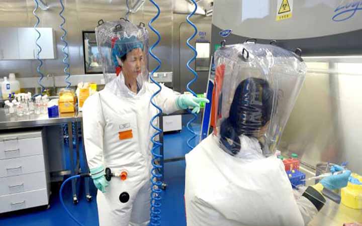 উহানের ল্যাবকর্মীরা কেন অসুস্থ হয়েছিলেন?‌ চীনের কাছে রিপোর্ট চাইলেন ফাউসি