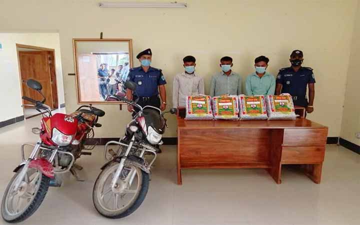 সুনামগঞ্জে ভারতীয় বিড়ি ও চোরায় মোটরসাইকেলসহ ৩ চোরাকারবারী গ্রেফতার