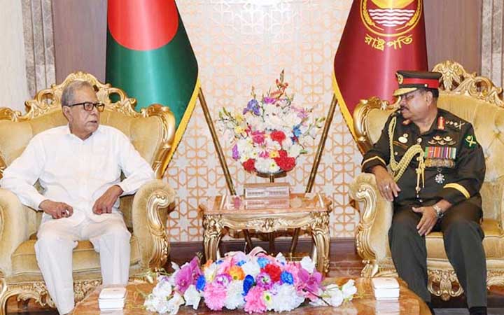 রাষ্ট্রপতির সাথে বিদায়ী সেনাপ্রধানের সাক্ষাৎ
