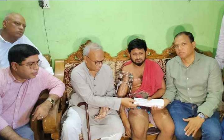 ছাত্রদল নেতা দোলনের চিকিৎসার দায়িত্ব নিলেন তারেক রহমান
