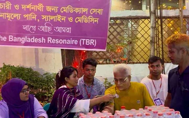 ঢাকায় পূজা মণ্ডপে স্বাস্থ্যসেবা ক্যাম্প