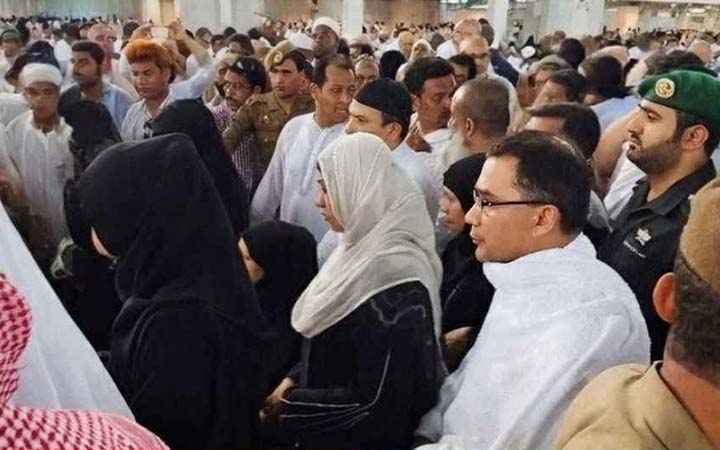 সপরিবারে ওমরাহ পালনে যাচ্ছেন তারেক রহমান