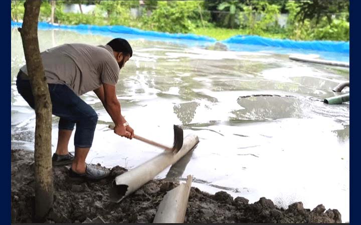 লাকসামে অভিযানে অবৈধ ড্রেজারের পাইপ বিনষ্ট, মুচলেকা