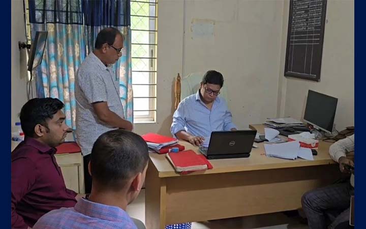 কাশিমপুর ভূমি অফিসের সব কর্মকর্তাকে একসঙ্গে বরখাস্ত