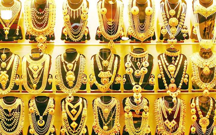 বিশ্ববাজারে কমলো সোনার দাম