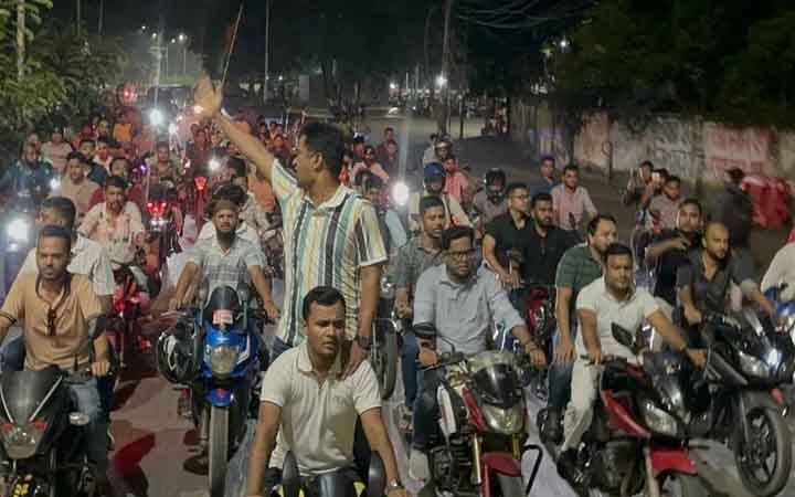 আ.লীগের ‘নৈরাজ্যের’ প্রতিবাদে ছাত্রদলের মোটরসাইকেল মিছিল