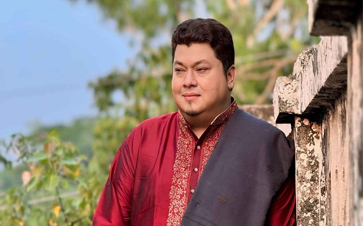 বইমেলায় কণ্ঠশিল্পী শাহ্ হামজার ‘খলনায়ক’