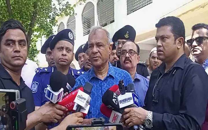 মুন্সীগঞ্জে পুলিশ ক্যাম্পে হামলার ঘটনায় দ্রুত ব্যবস্থা নেওয়া হবে: স্বরাষ্ট্র উপদেষ্টা