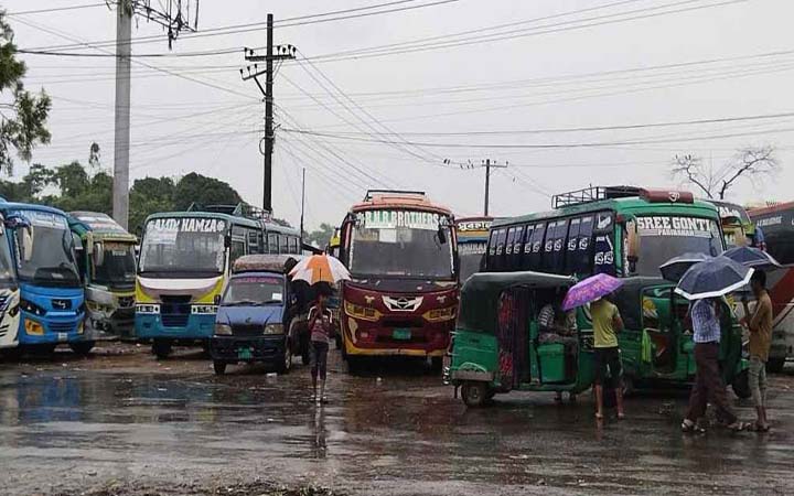 তিন দফা দাবিতে সুনামগঞ্জে পরিবহন শ্রমিকদের কর্মবিরতি চলছে