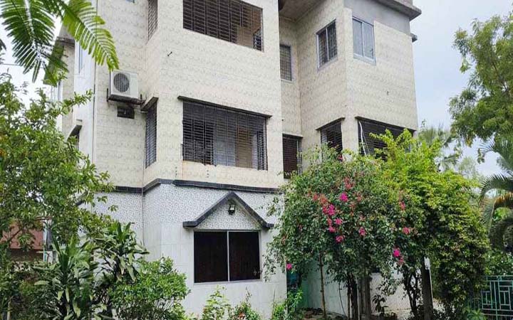 অতিরিক্ত ডিআইজির বাসায় ডাকাতি