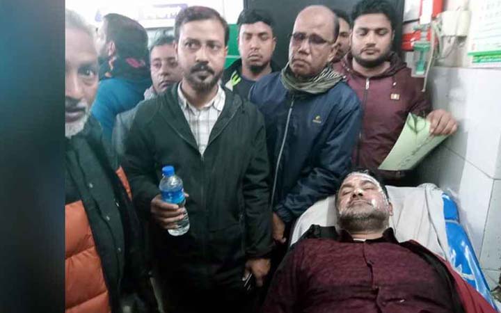 বিএনপির মিছিলে ককটেল হামলা, আহত ৪