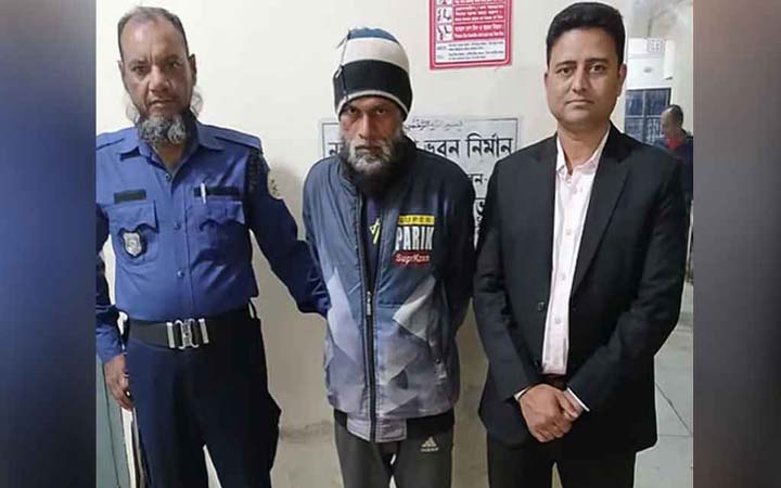 ৭ মাসের সাজা থেকে বাঁচতে পালিয়ে ১০ বছর