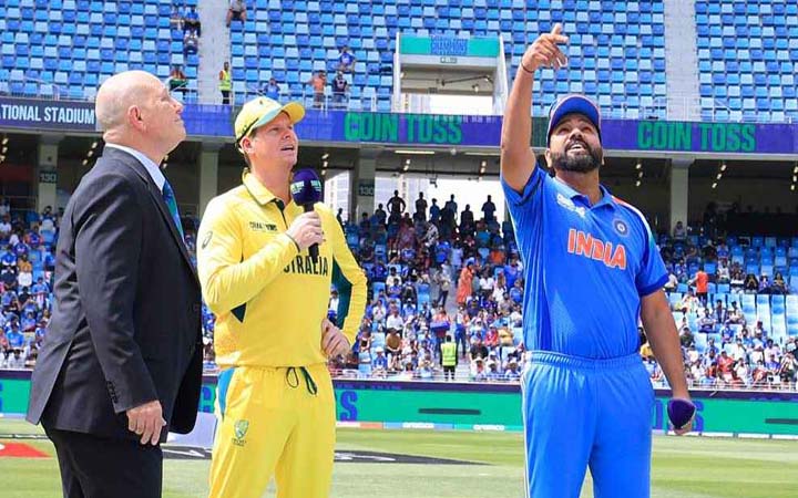 ফাইনালে ওঠার লড়াইয়ে টস জিতে ব্যাটিংয়ে অস্ট্রেলিয়া