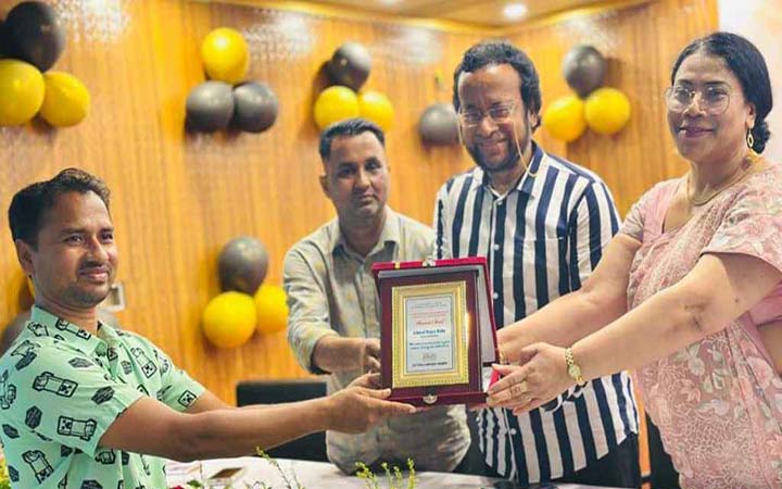কুমিল্লায় ১২ সাংবাদিককে সম্মাননা প্রদান