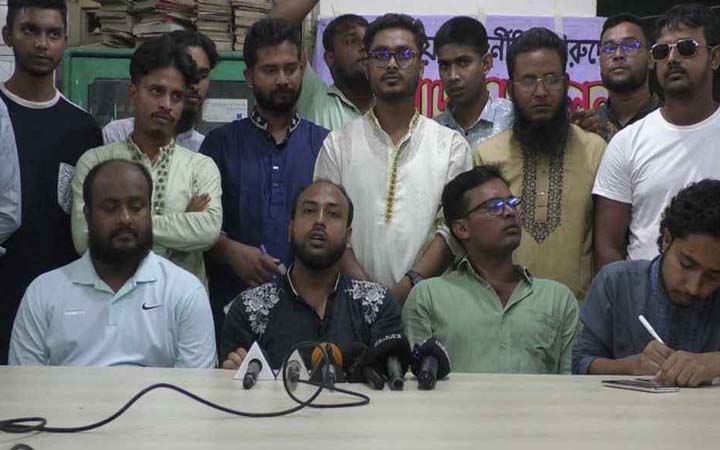 নওগাঁয় গণঅধিকার পরিষদের শতাধিক নেতাকর্মীর পদত্যাগ