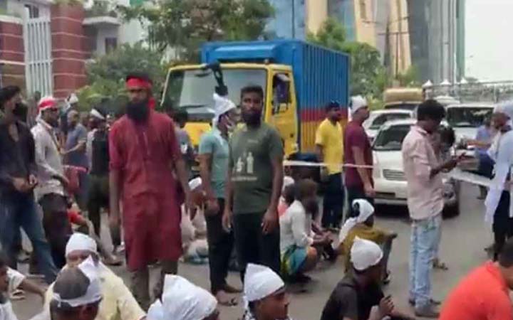 সিএনজিচালকদের বনানীতে সড়ক অবরোধ