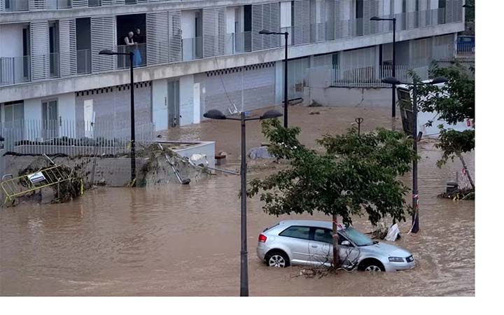 ভয়াবহ বন্যায় স্থগিত রিয়াল-ভ্যালেন্সিয়া ম্যাচ