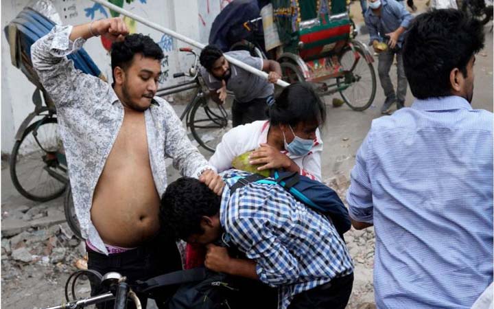 নরেন্দ্র মোদির ঢাকা সফরের বিরুদ্ধে বিক্ষোভে হামলা চালালো কারা?