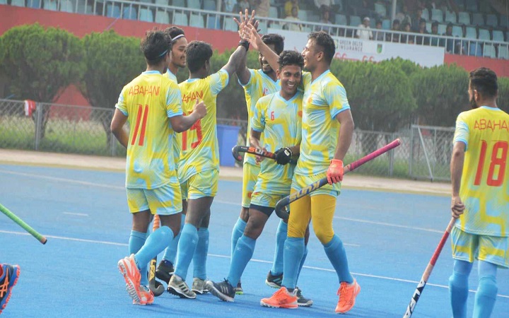 অ্যাজাক্সকে হারিয়ে আবাহনী শীর্ষে, ত্রিমুখী সমীকরণ শিরোপার