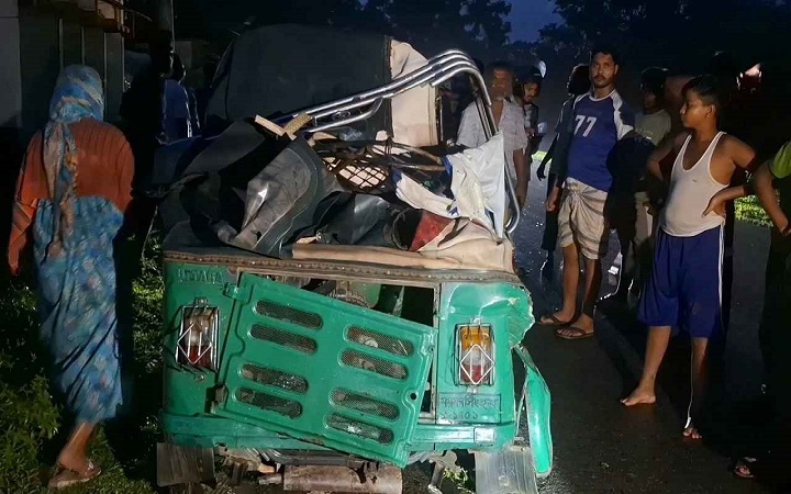 জামালপুরে বাসের ধাক্কায় সিএনজির ২ যাত্রীর মৃত্যু