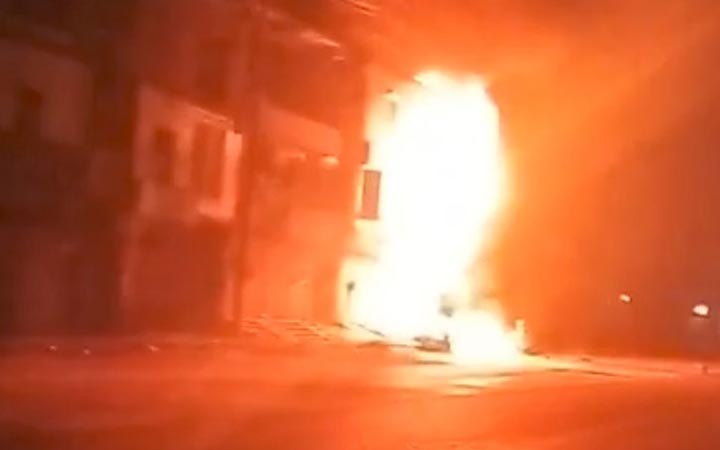 বগুড়ায় তেলের দোকানে অগ্নিকাণ্ড