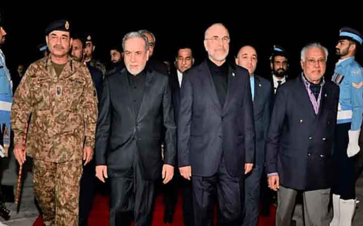 যুদ্ধবিরতির আলোচনার মধ্যেই পাকিস্তানে পৌঁছাল আরও ইরানি উড়োজাহাজ