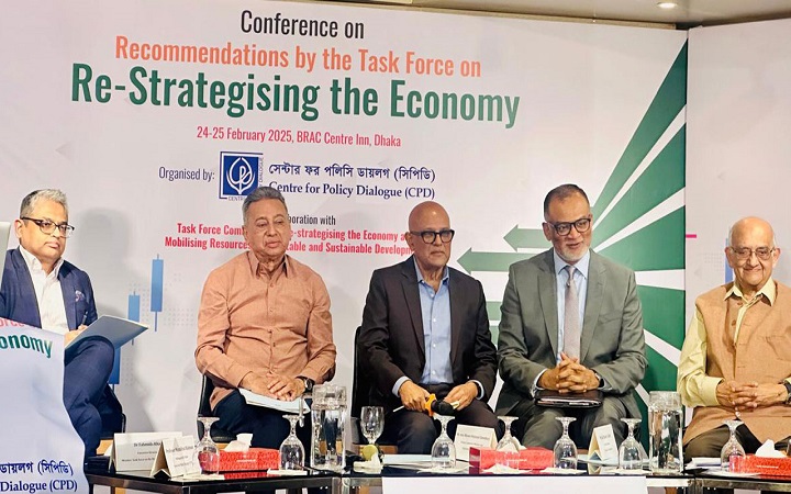 দেশের সমগ্র অর্থনীতিতে দুর্বৃত্তায়ন হয়েছিল : বাণিজ্য উপদেষ্টা