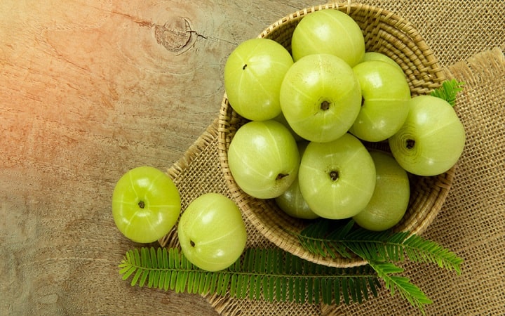 প্রতিদিন আমলকী খেলে ত্বকের যেসব উপকার হয়