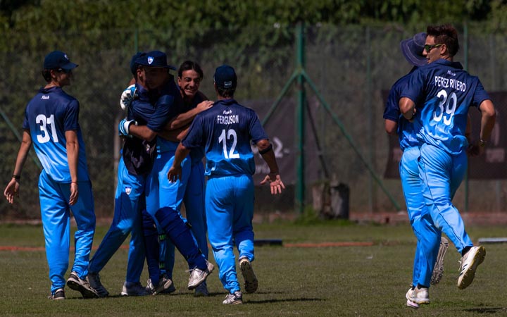 ব্রাজিলকে উড়িয়ে দিলো আর্জেন্টিনা