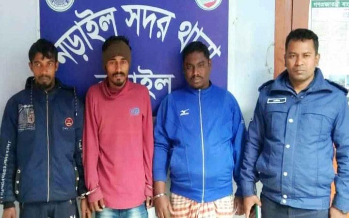 নড়াইলে ৩ ইজিভ্যান চোর গ্রেফতার