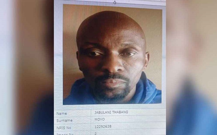 ২ পুলিশকে হত্যা করে আসামি পালিয়েছে