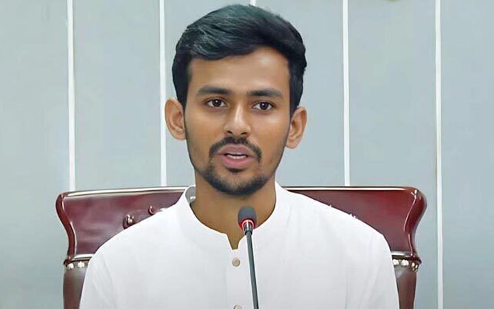 গণতান্ত্রিক প্রক্রিয়ায় ক্ষমতা হস্তান্তর হবে: আসিফ মাহমুদ