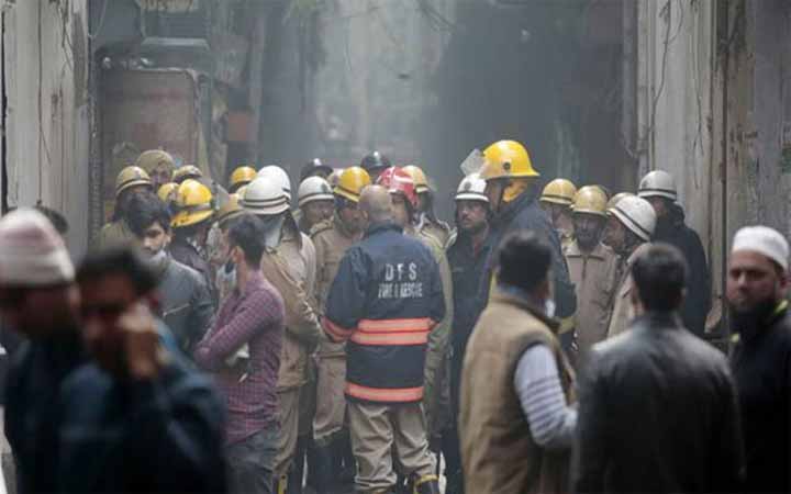 নয়াদিল্লিতে কারখানায় ভয়াবহ অগ্নিকাণ্ডে নিহত ৪৩